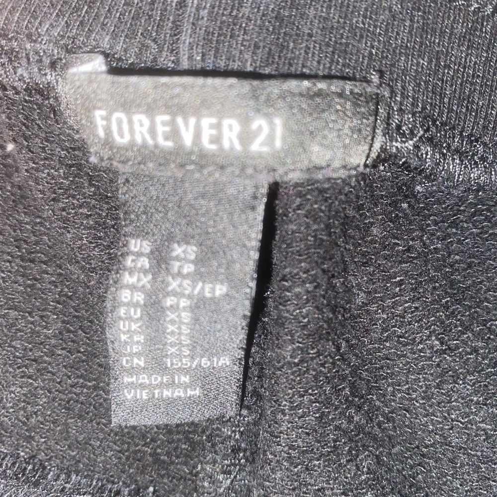 Shorts - Picture 3 of 3